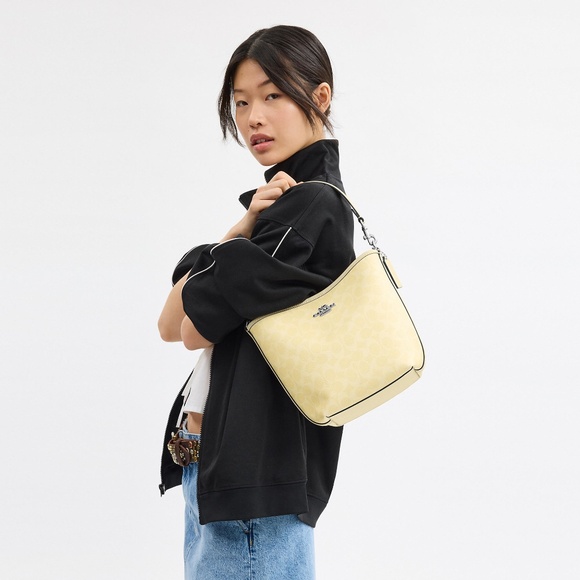 NWT！COACH City Bucket Bag In Signature Canvas